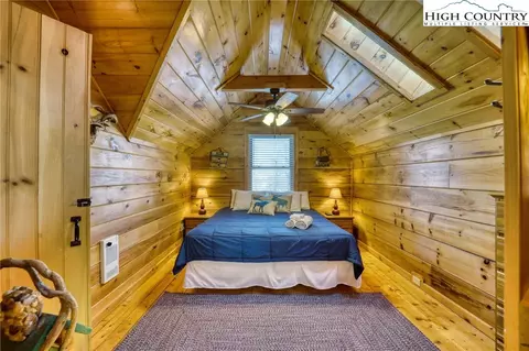 Bedroom - 206 Foxgrape Hollow Rd, Beech Mountain, NC 28604 photo 11 of 13