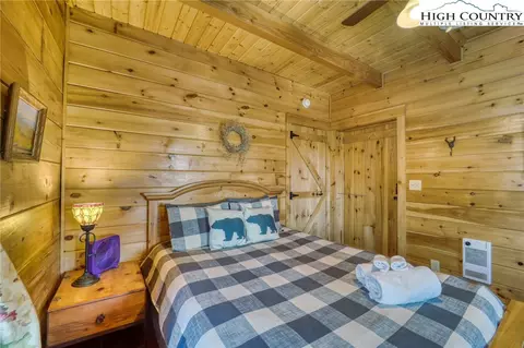 Bedroom - 206 Foxgrape Hollow Rd, Beech Mountain, NC 28604 photo 3 of 13