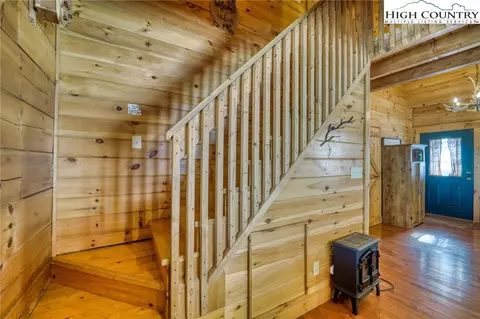 Entry Way - 206 Foxgrape Hollow Rd, Beech Mountain, NC 28604 photo 1 of 2