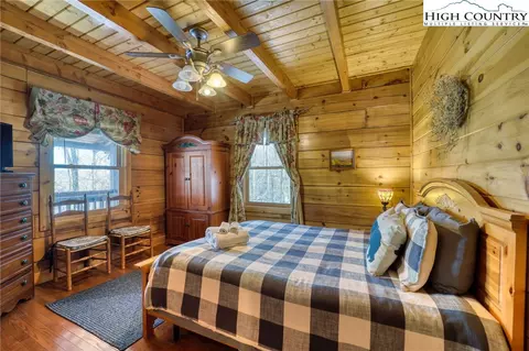 Bedroom - 206 Foxgrape Hollow Rd, Beech Mountain, NC 28604 photo 4 of 13