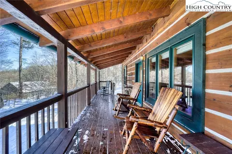 Exterior - 206 Foxgrape Hollow Rd, Beech Mountain, NC 28604 photo 3 of 7