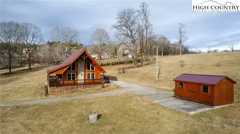 204 Laurel Mountain Dr, Sparta, NC 28675