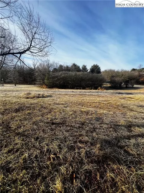 2495 Garvey Bridge Rd, Crumpler, NC 28617 photo 11