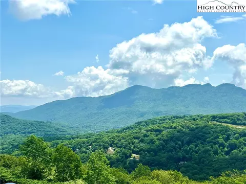 303 Sugar Top Dr #2218, Sugar Mountain, NC 28604