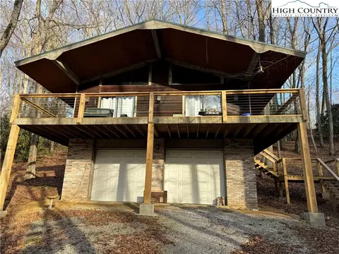 380 Woodland Hills Dr, Elk Park, NC 28622
