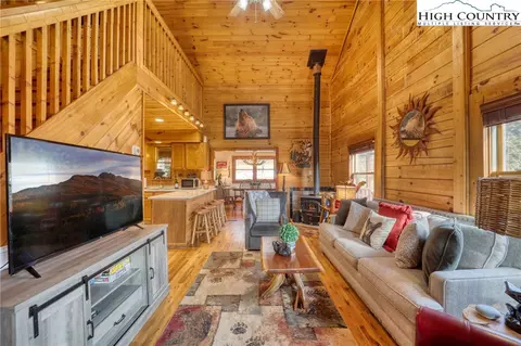 1385 Edgar Tufts Rd, Banner Elk, NC 28604