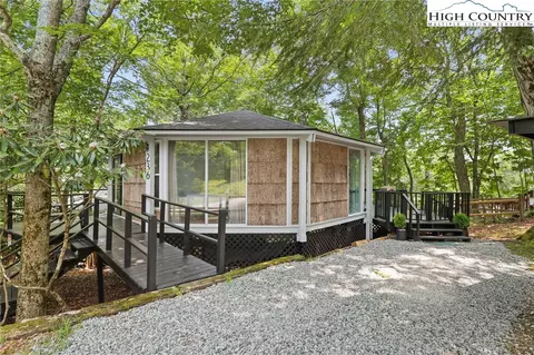 236 Birchwood Ln, Beech Mountain, NC 28604