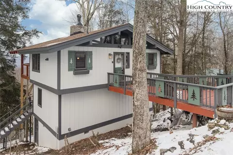 476 Saint Andrews Rd, Beech Mountain, NC 28604