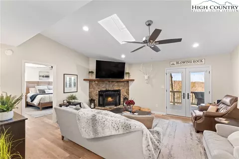 184 Sorrento Dr, Blowing Rock, NC 28605