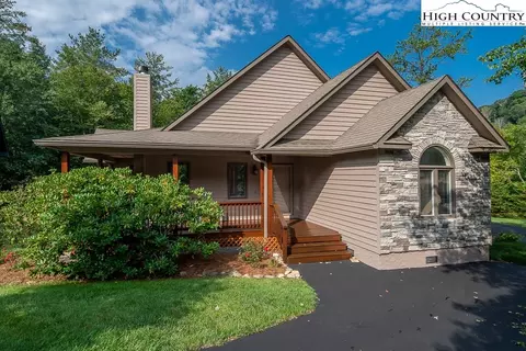 191 Robert Cook Ln, Banner Elk, NC 28604
