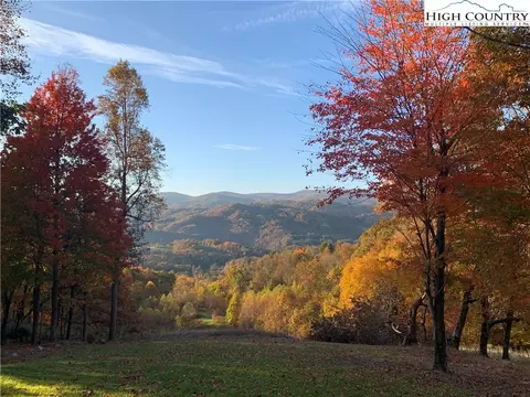 481 Smith Henson Rd, Sugar Grove, NC 28679