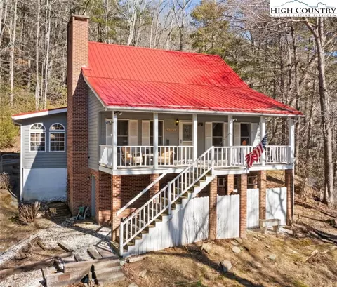 630 Lois Ln, Banner Elk, NC 28604