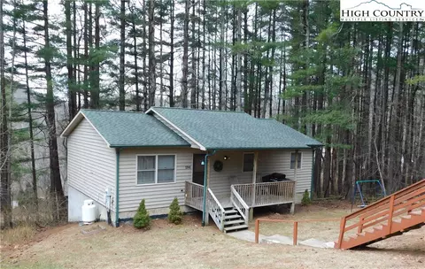 194 Charles St, Boone, NC 28607 photo 2