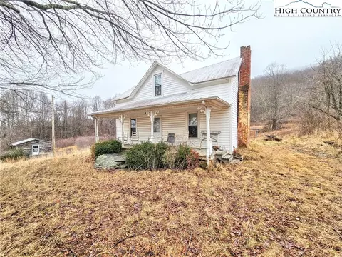 435 Locust Hl, Sparta, NC 28675