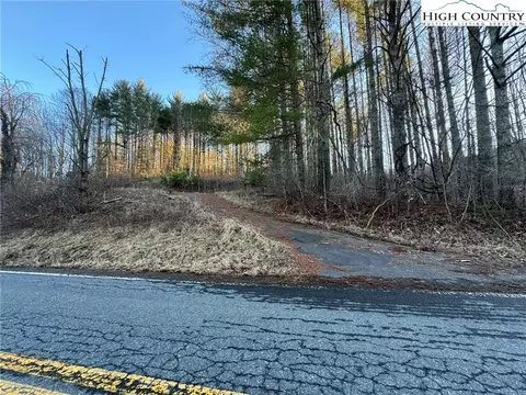 1363 Parker Eller Rd, Lansing, NC 28643