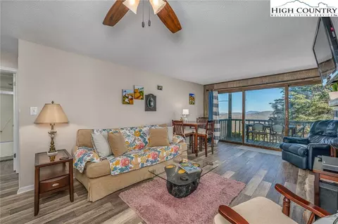 367 Skyleaf Dr #D-7, Sugar Mountain, NC 28604