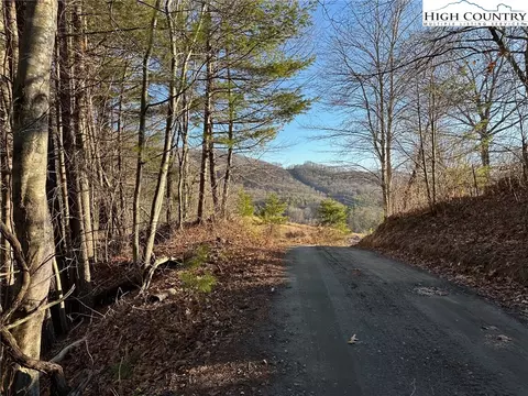6629 Nc Highway 194, Warrensville, NC 28693