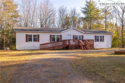 114 Royal Acres Ln, Glade Valley, NC 28627