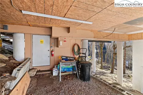 Exterior - 117 Pond Creek Rd, Beech Mountain, NC 28604 photo 13 of 14