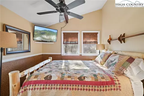 Bedroom - 117 Pond Creek Rd, Beech Mountain, NC 28604 photo 7 of 7