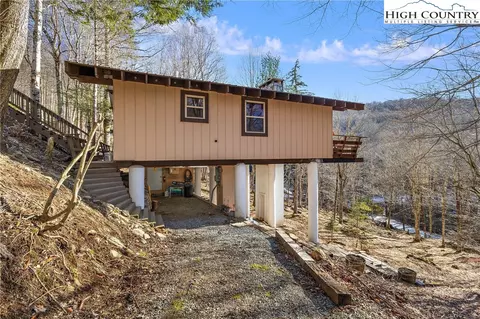 Exterior - 117 Pond Creek Rd, Beech Mountain, NC 28604 photo 8 of 14