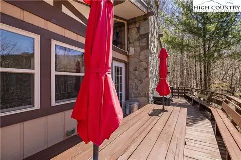 Exterior - 117 Pond Creek Rd, Beech Mountain, NC 28604 photo 9 of 14