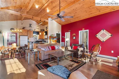Living - 117 Pond Creek Rd, Beech Mountain, NC 28604 photo 8 of 8