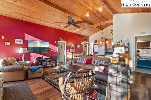 Living - 117 Pond Creek Rd, Beech Mountain, NC 28604 photo 6 of 8