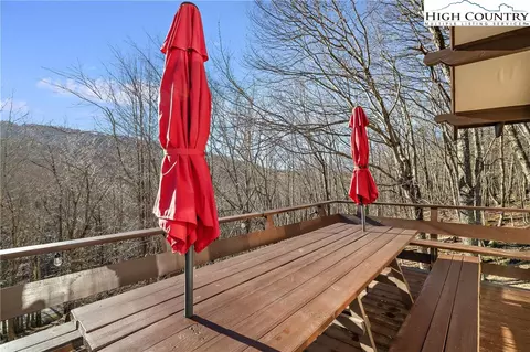 Exterior - 117 Pond Creek Rd, Beech Mountain, NC 28604 photo 2 of 14