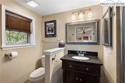 Bath - 117 Pond Creek Rd, Beech Mountain, NC 28604 photo 1 of 3