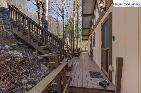 Exterior - 117 Pond Creek Rd, Beech Mountain, NC 28604 photo 5 of 14