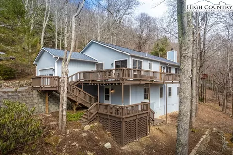 102 Woodwinds Ct, Seven Devils, NC 28604