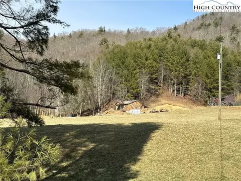 529 Will Glenn Rd, Sugar Grove, NC 28679