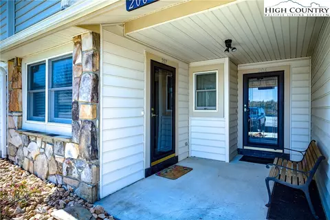 87 Club Villa Dr #207, Roaring Gap, NC 28668