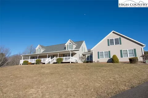 1876 Chestnut Hill Rd, Crumpler, NC 28617