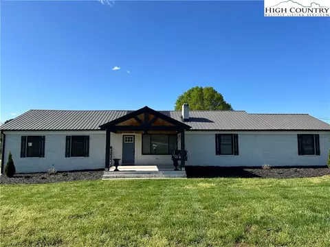 16 Midway Park Ln, Taylorsville, NC 28681