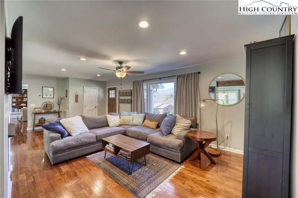 242 Nettle Knob Rd, West Jefferson, NC 28694 47 Photos Movoto