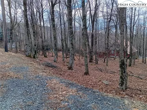 106 Hemlock Cir, Beech Mountain, NC 28604