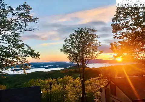 220 Northridge Rd #33, Beech Mountain, NC 28604