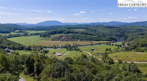 14 Riverstone Dr, Laurel Springs, NC 28644