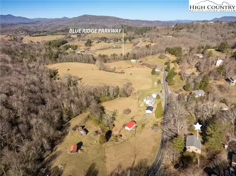 459 Sampson Rd, Boone, NC 28607 photo 2