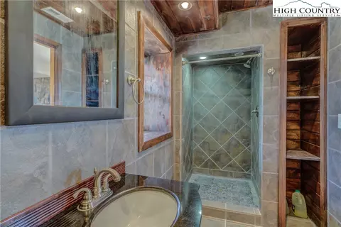 Bath - 355 Coleman Dr, Sparta, NC 28675 photo 3 of 3