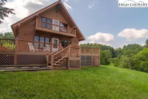43 Yuri Ln, Piney Creek, NC 28663