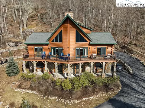 108 W Blueberry Ln, Beech Mountain, NC 28604
