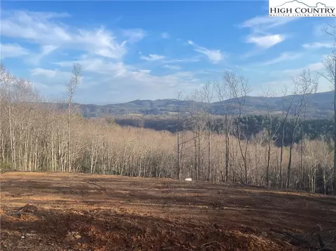42 Sharpes Mountain Ln, West Jefferson, NC 28640