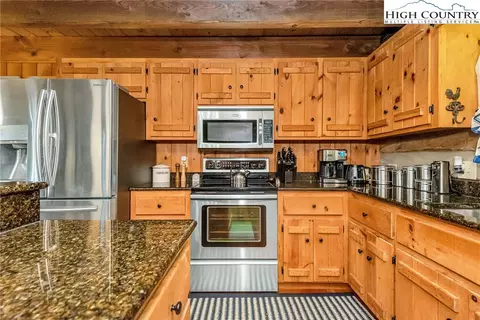 Kitchen - 1177 Tomahawk Dr, Todd, NC 28684 photo 4 of 6