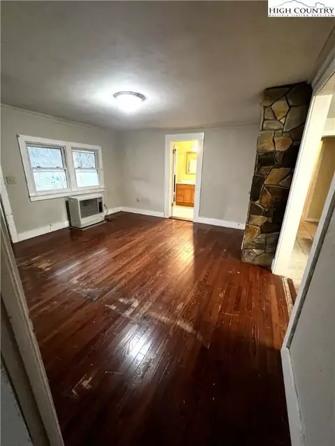 159 G St, Lansing, NC 28643 photo 8