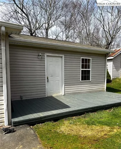159 G St, Lansing, NC 28643 photo 6