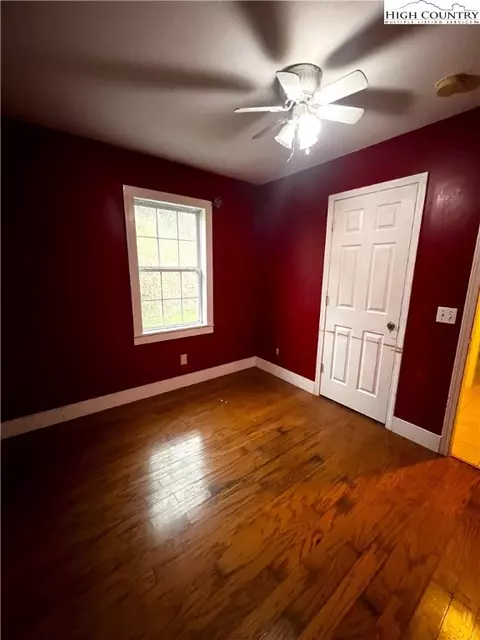 159 G St, Lansing, NC 28643 photo 17