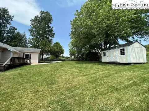 140 Hazel St, Boone, NC 28607 photo 3